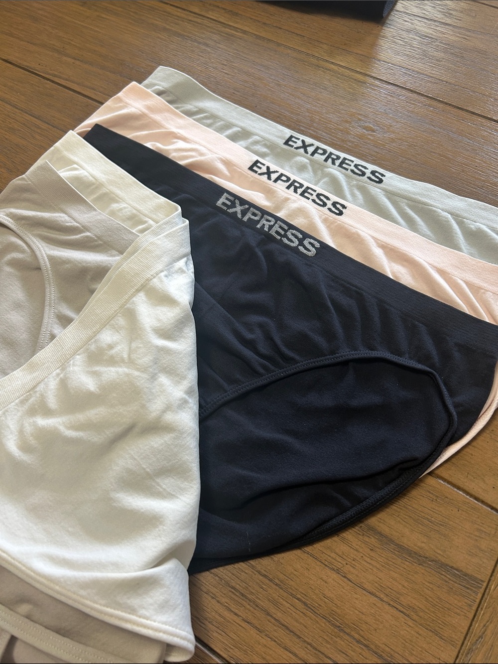 Express Women's Bikini Briefs - super soft and smooth - NWOT - Picture 4 of 7